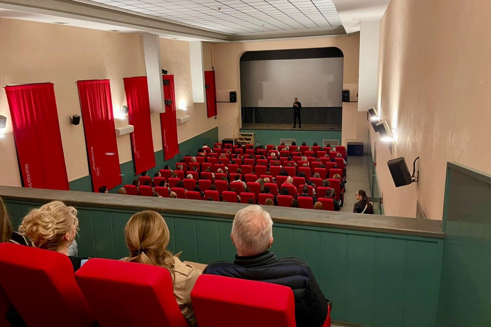 Fotografija 2 - Premijerno prikazan film Diva u prepunom kinu Borak